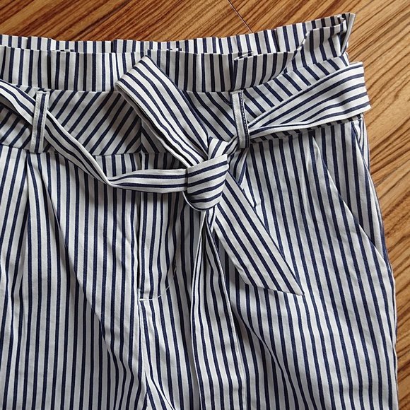 2/$20 [EUC] VERO MODA Striped Paperbag Pants - Picture 4 of 5